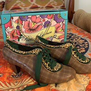 Poetic License London Heels